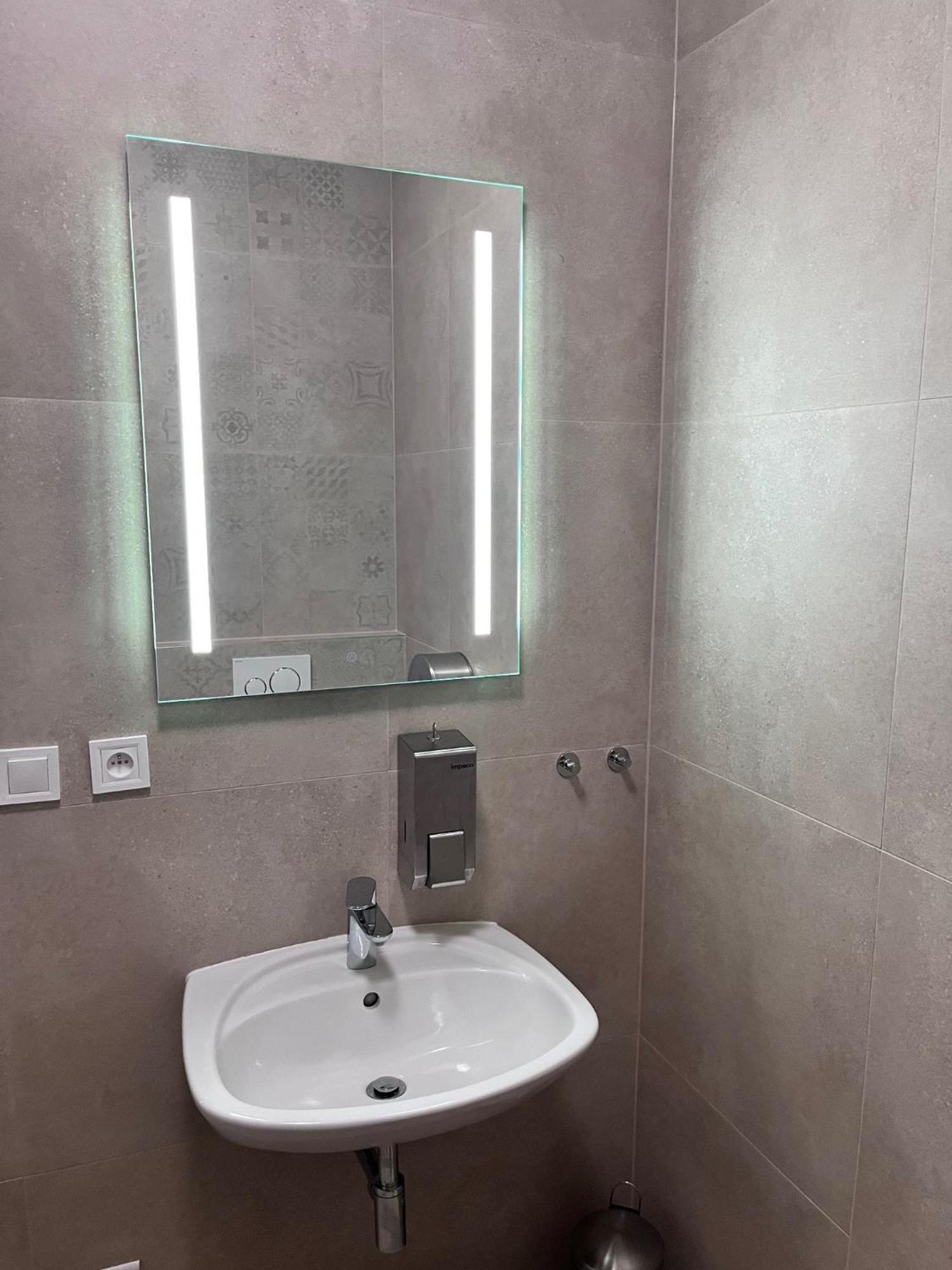 New City Centre Garden Apartment - Central Location プラハ エクステリア 写真