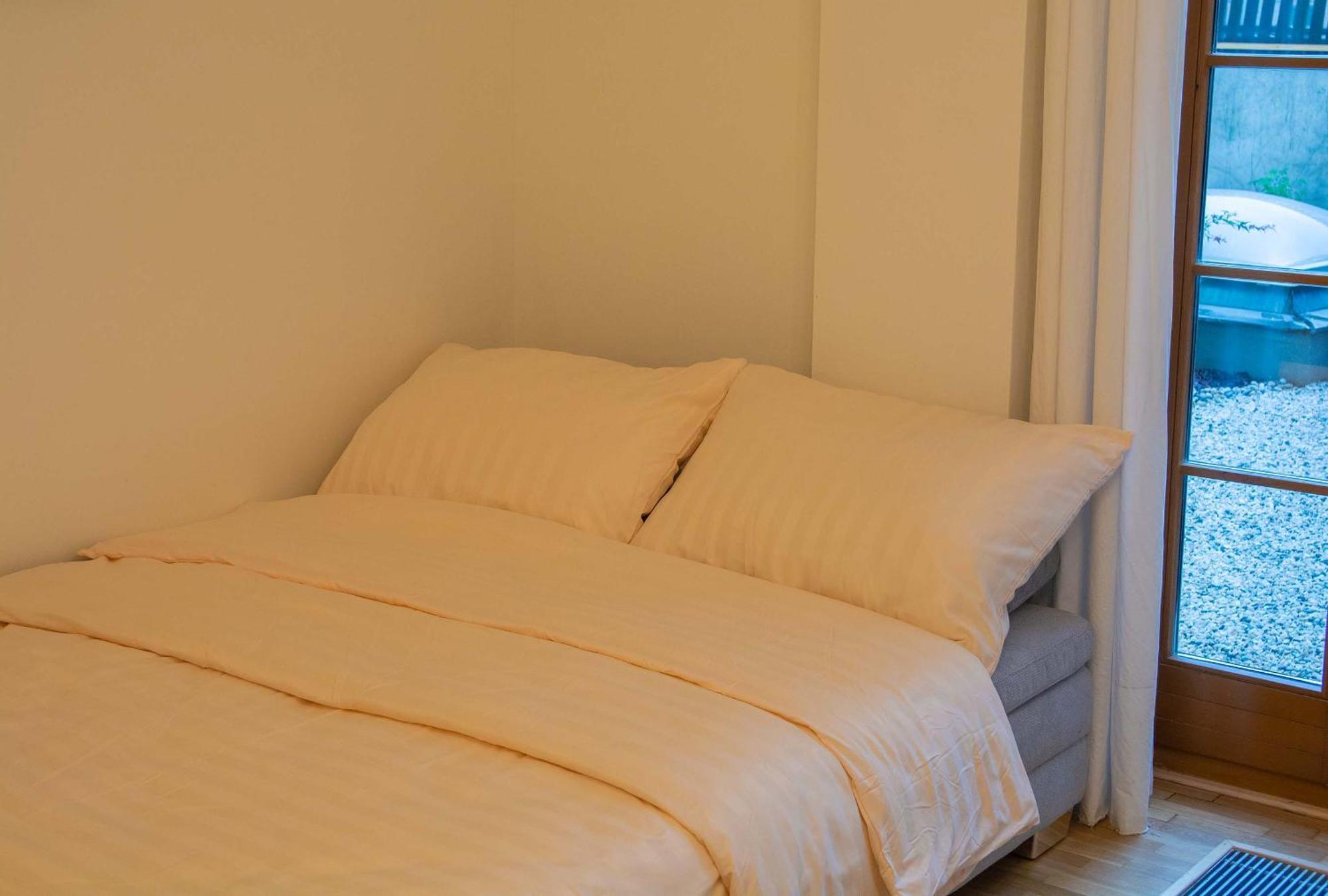 New City Centre Garden Apartment - Central Location プラハ エクステリア 写真