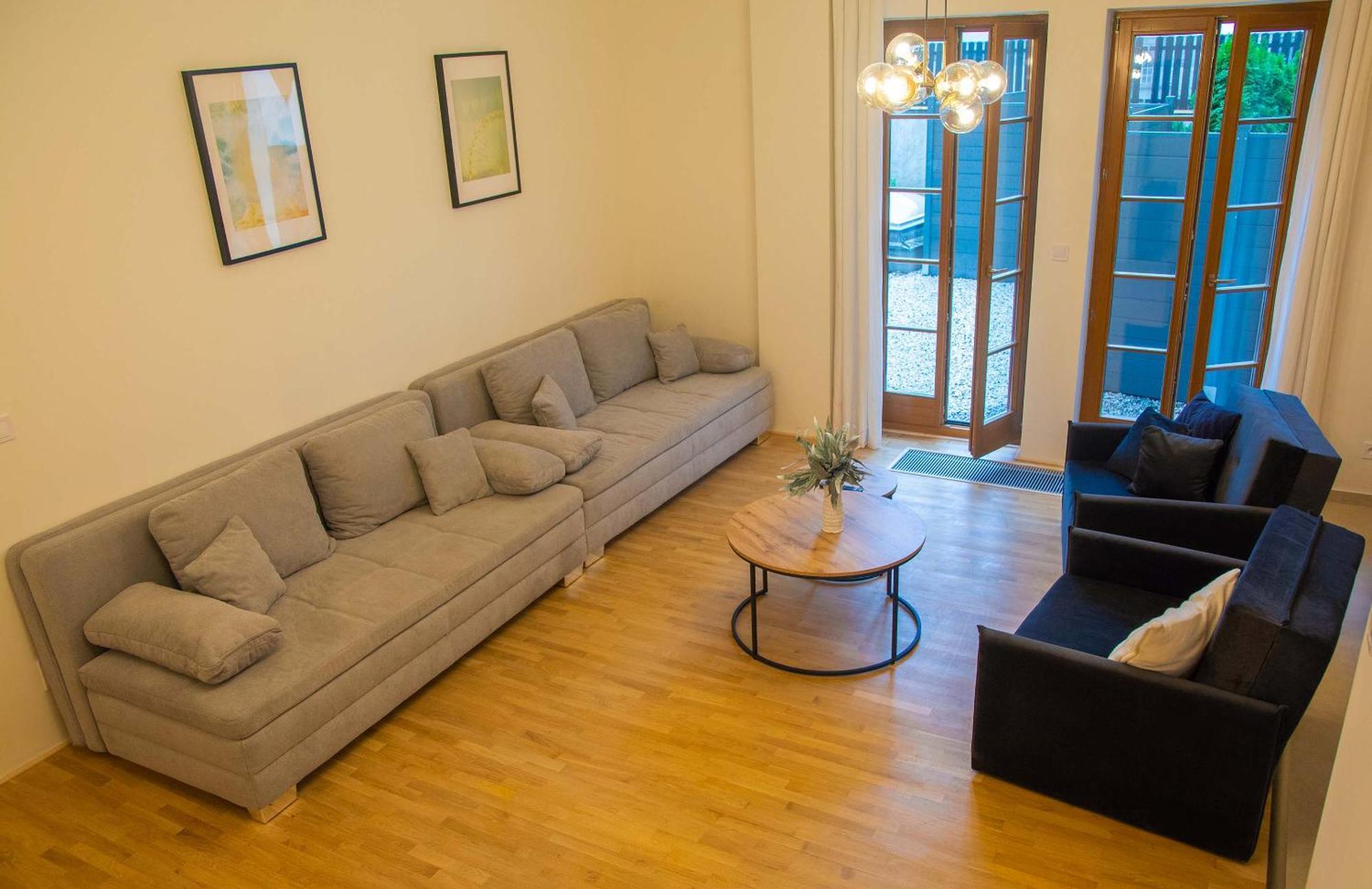 New City Centre Garden Apartment - Central Location プラハ エクステリア 写真