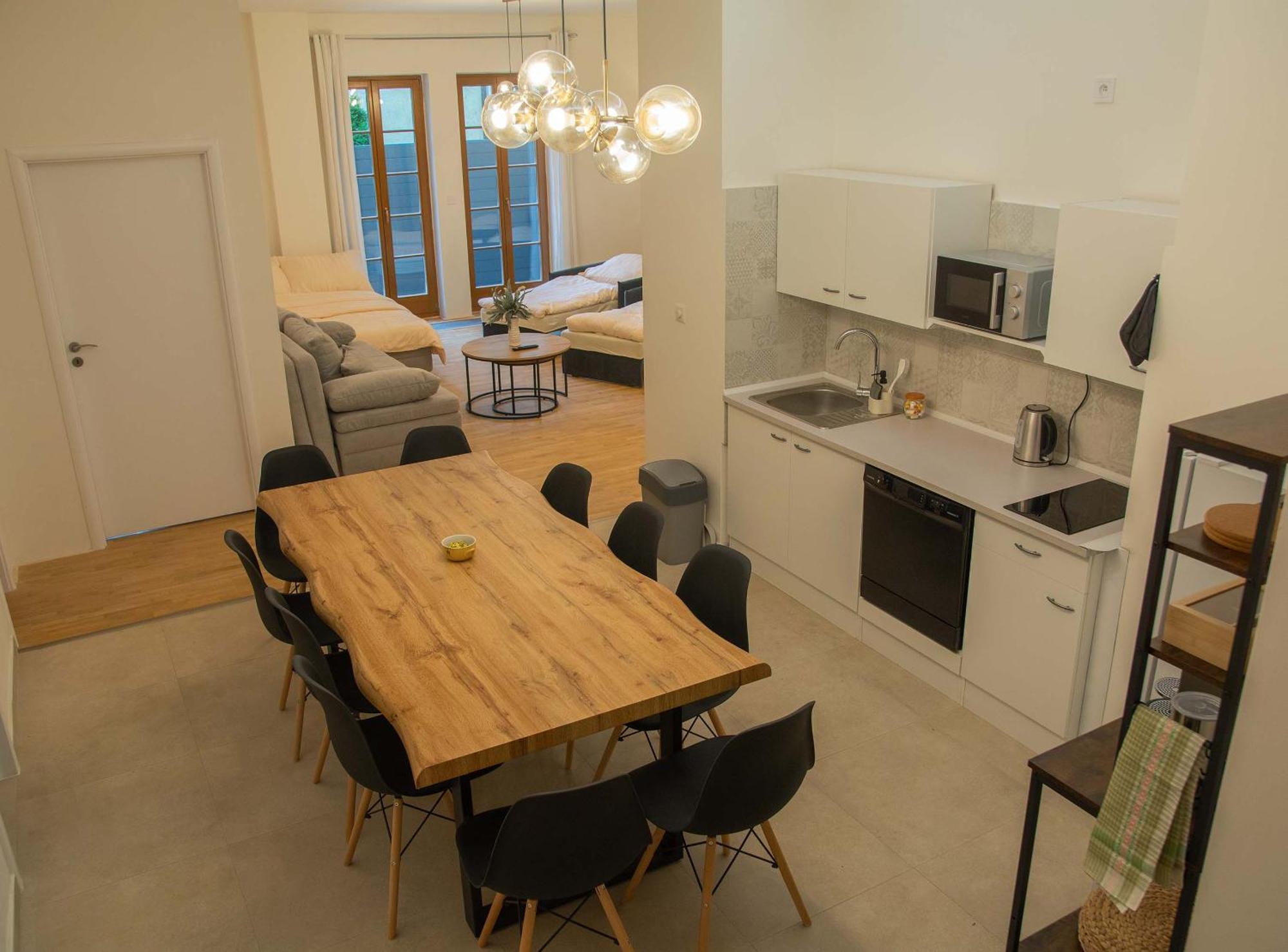 New City Centre Garden Apartment - Central Location プラハ エクステリア 写真