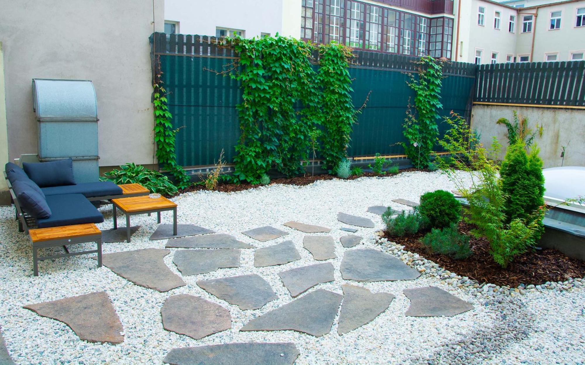 New City Centre Garden Apartment - Central Location プラハ エクステリア 写真
